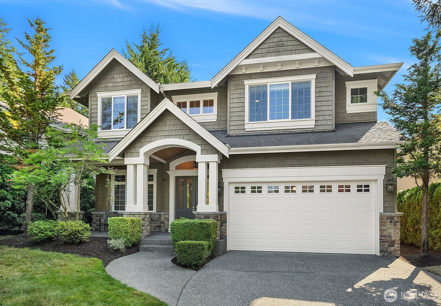 2098 211th Pl SE Sammamish, WA 98075 - Thumbnail 2