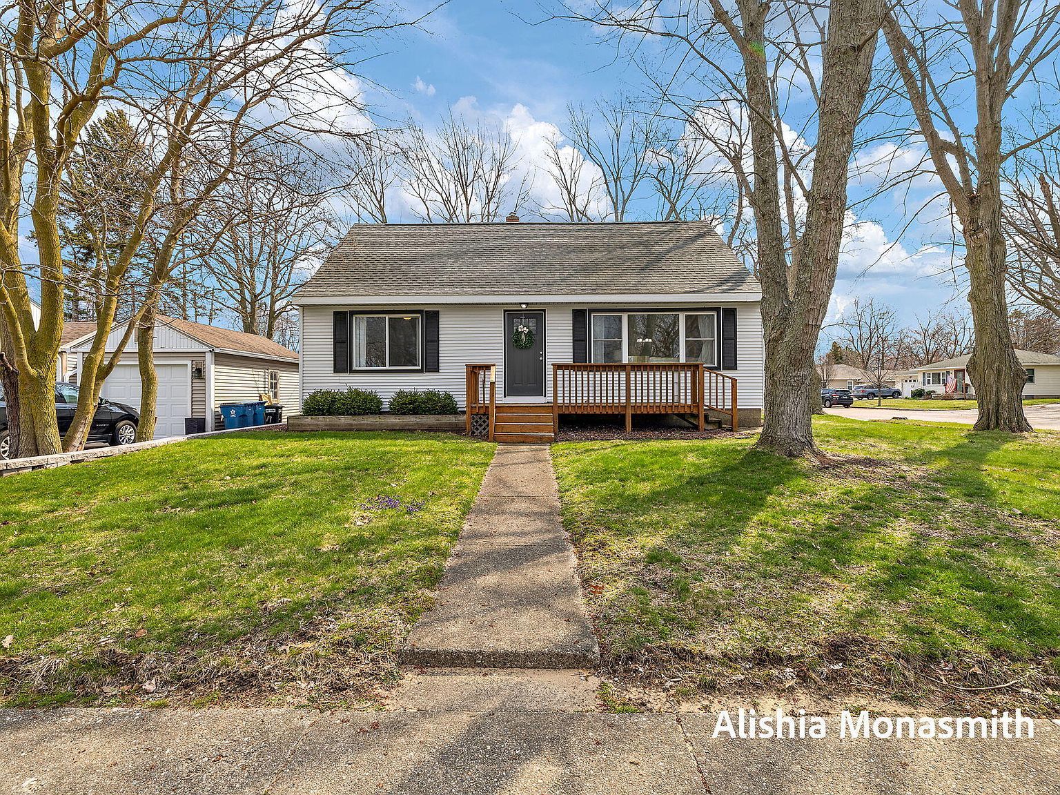 718 S Ferry St Grand Haven, MI 49417  | Single Family