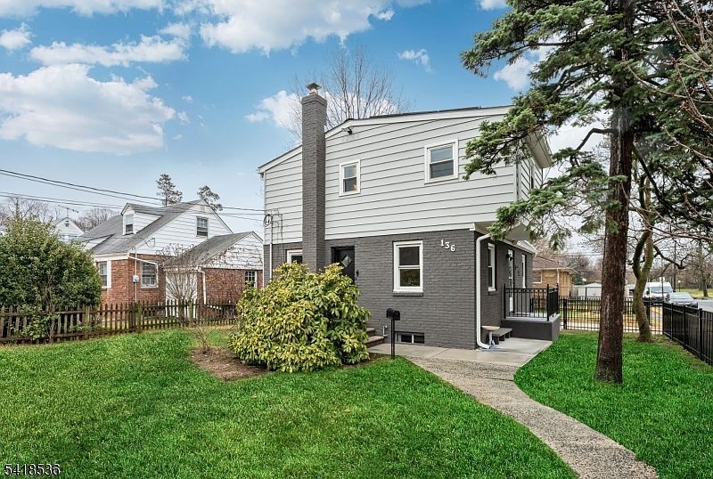 136 Palsa Ave Elmwood Park, NJ 07407 - Thumbnail 2