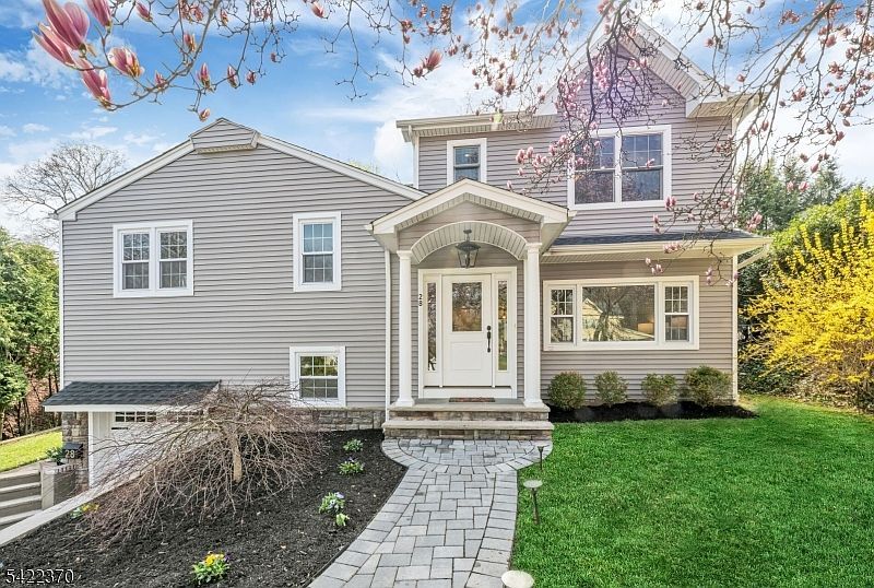 28 Princeton Pl Glen Rock, NJ 07452  | Single Family