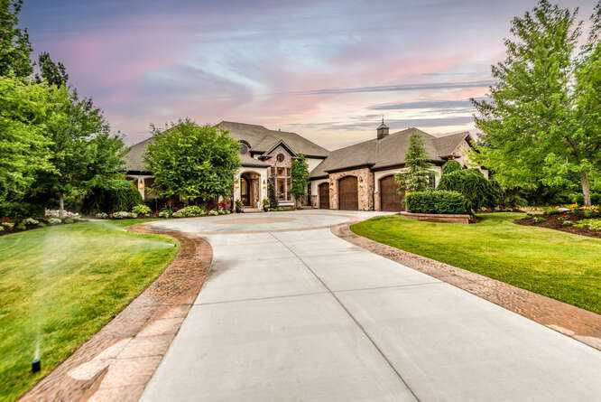 6130 Murdoch Woods Place, Holladay, UT, USA, 84121 - Thumbnail 2