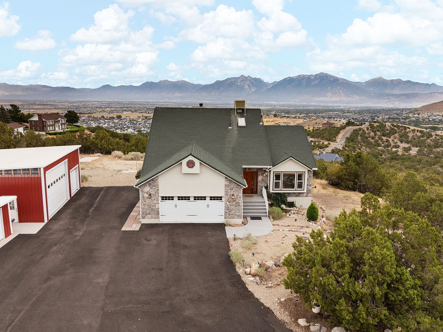 14390 S Shaggy Mountain Rd Herriman, UT 84096 - Thumbnail 2