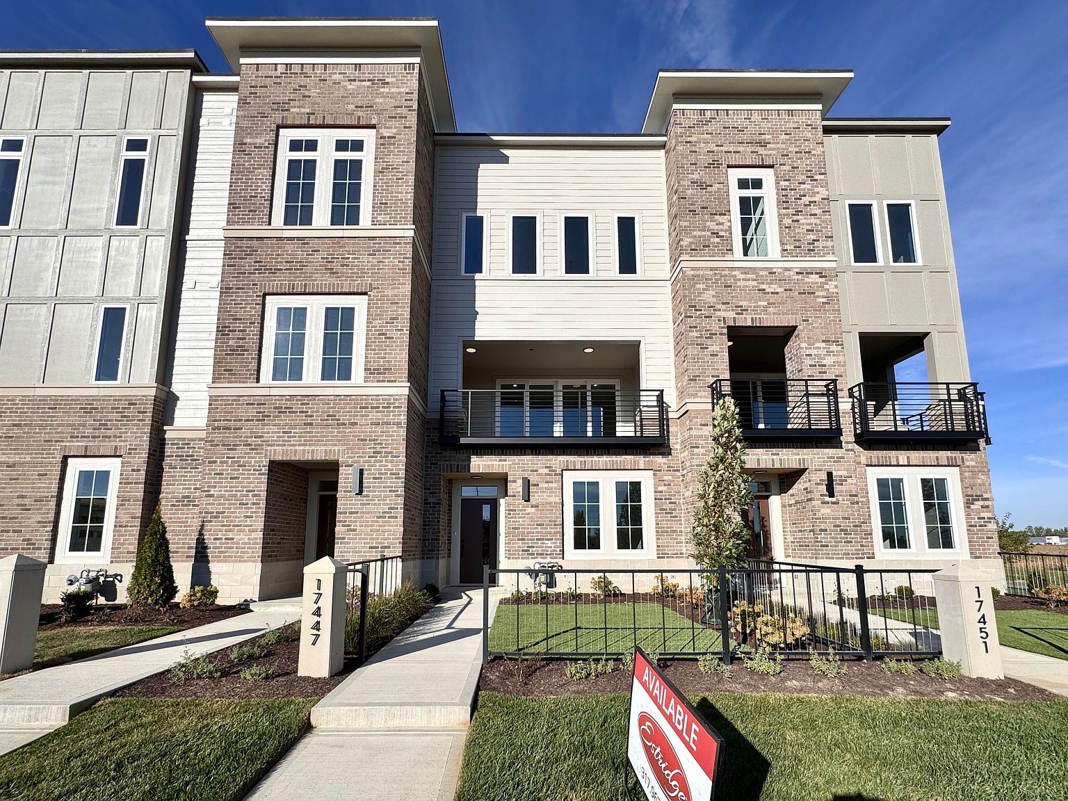 17447 Carrier Dr Westfield, IN 46074 - Thumbnail 2