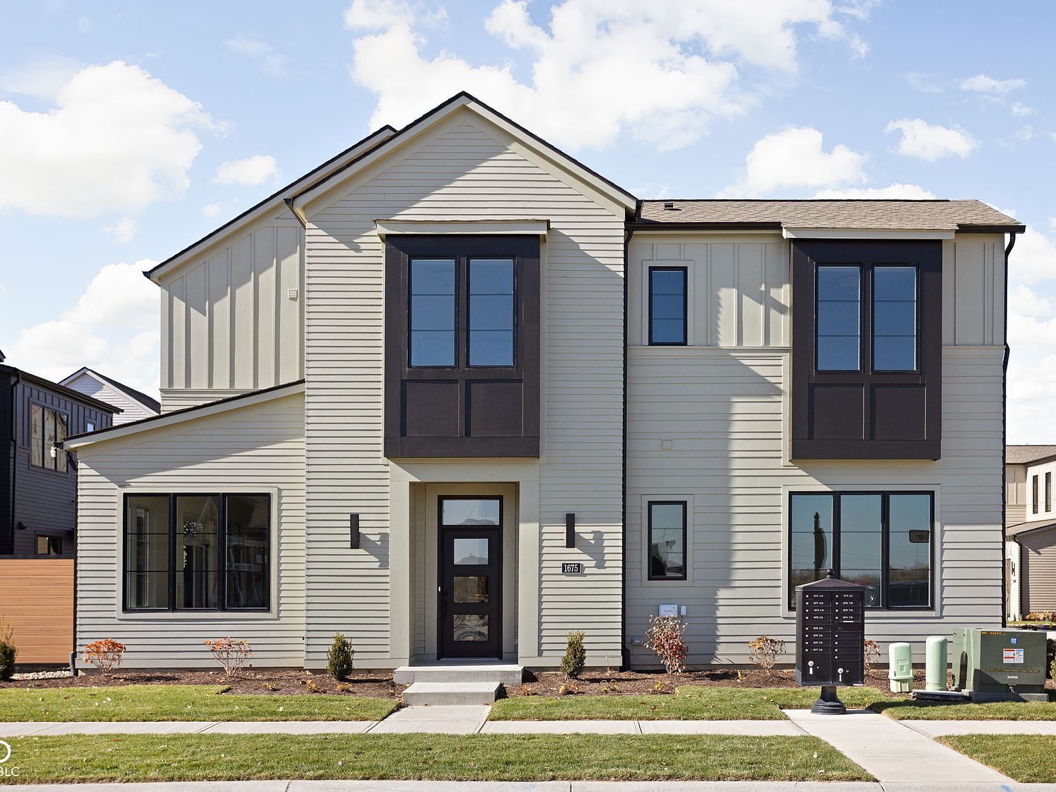 1675 Coach Dr Westfield, IN 46074 - Thumbnail 2