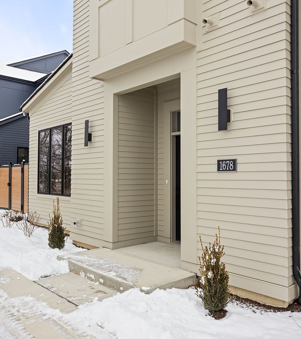 1678 Coach Dr Westfield, IN 46074 - Thumbnail 2