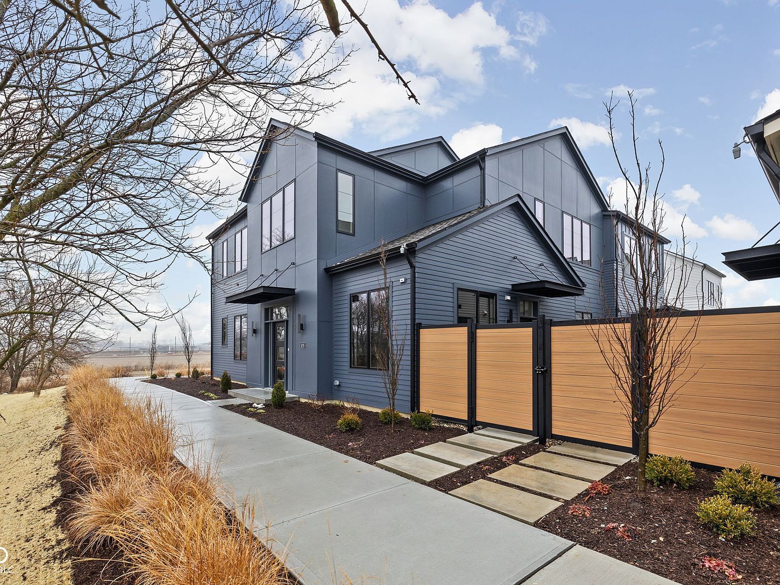 1679 Axle Way Westfield, IN 46074 - Thumbnail 2