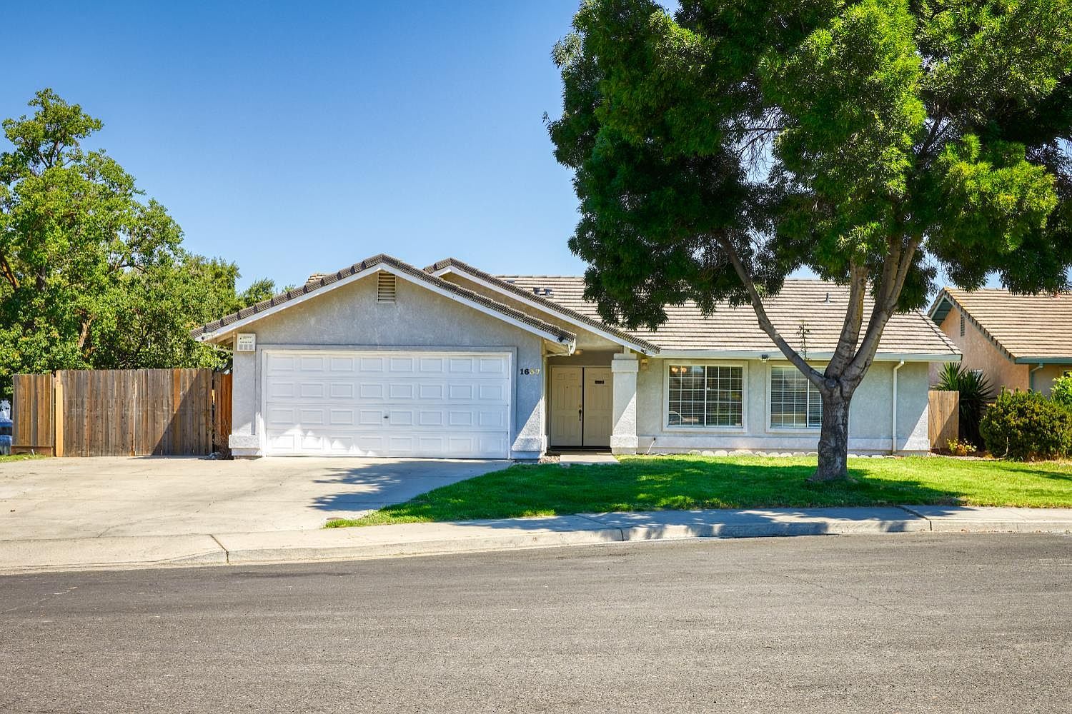 1637 Fantasy Ct Modesto, CA 95351 - Thumbnail 2