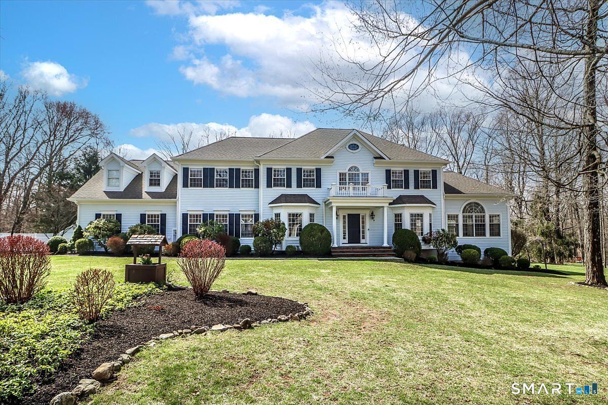 8 Encampment Pl Ridgefield, CT 06877  | Single Family