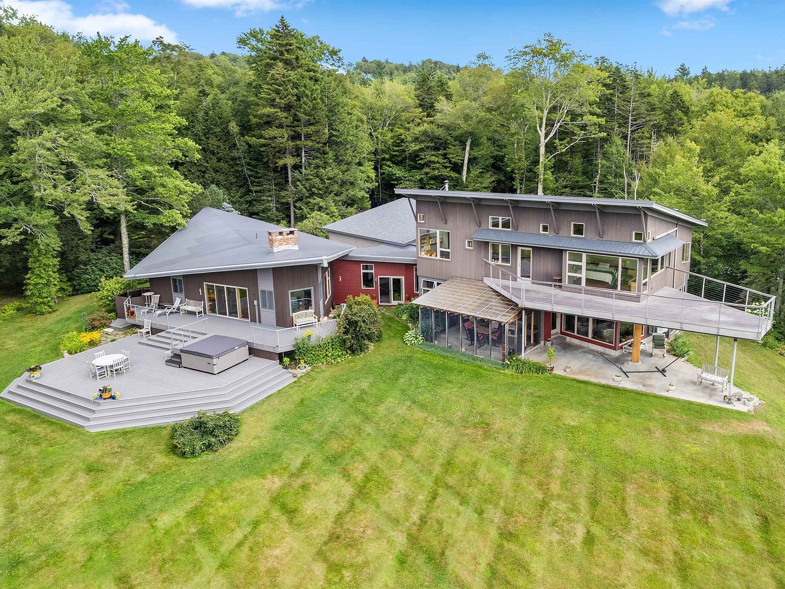 32 Steep Hill Rd Wilmington, VT 05363 - Thumbnail 2