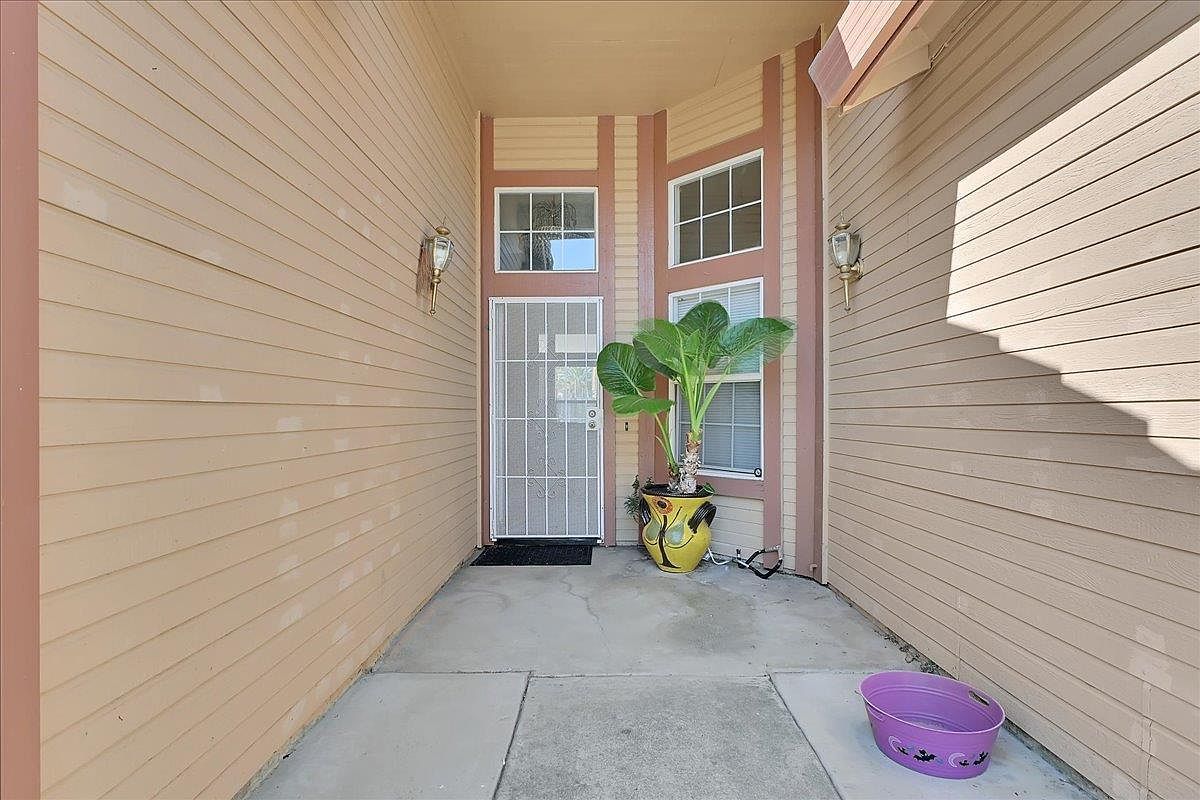 2021 Nand Dr Yuba City, CA 95993 - Thumbnail 2