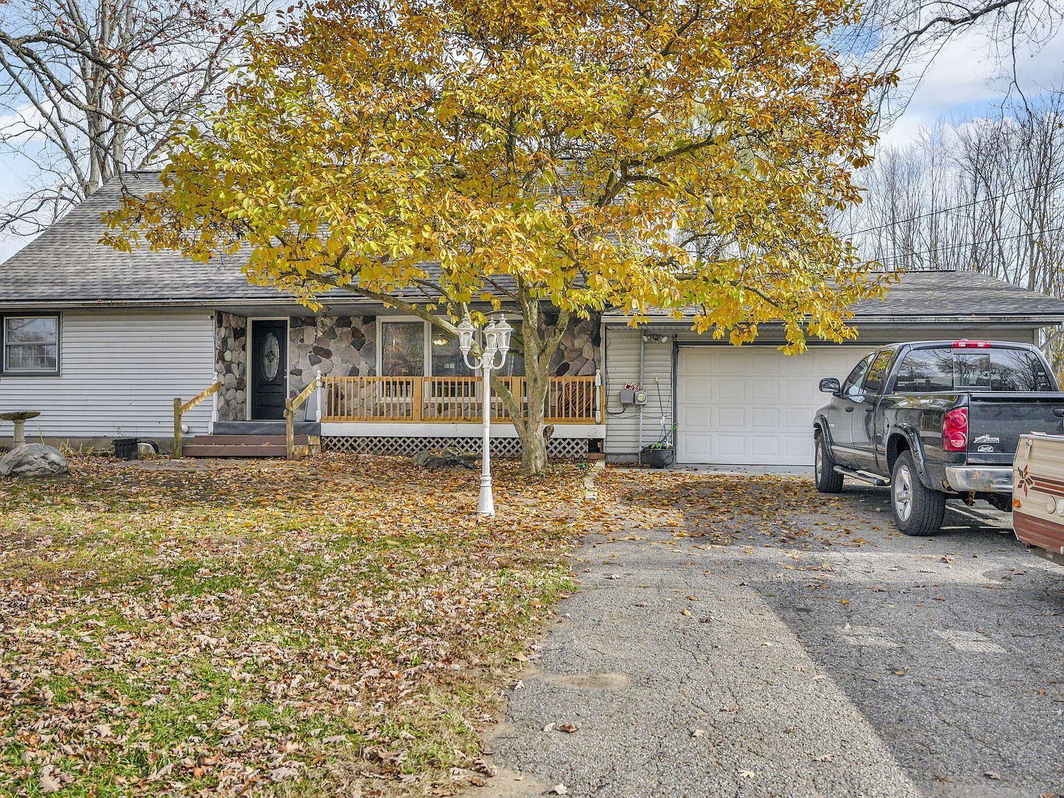 5289 Marsh Rd Shelbyville, MI 49344 - Thumbnail 2