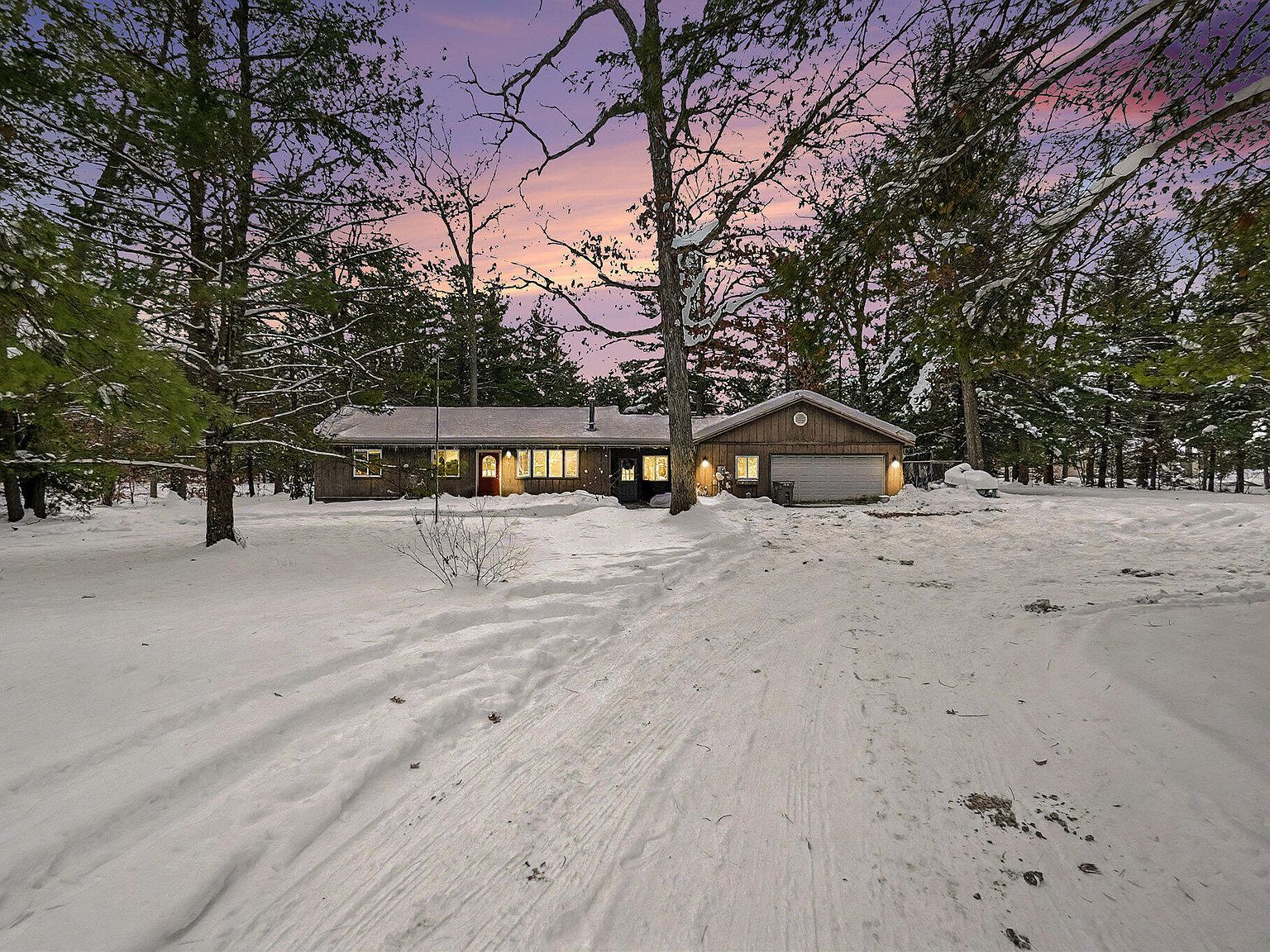 37 W Raymond Rd Twin Lake, MI 49457 - Thumbnail 2