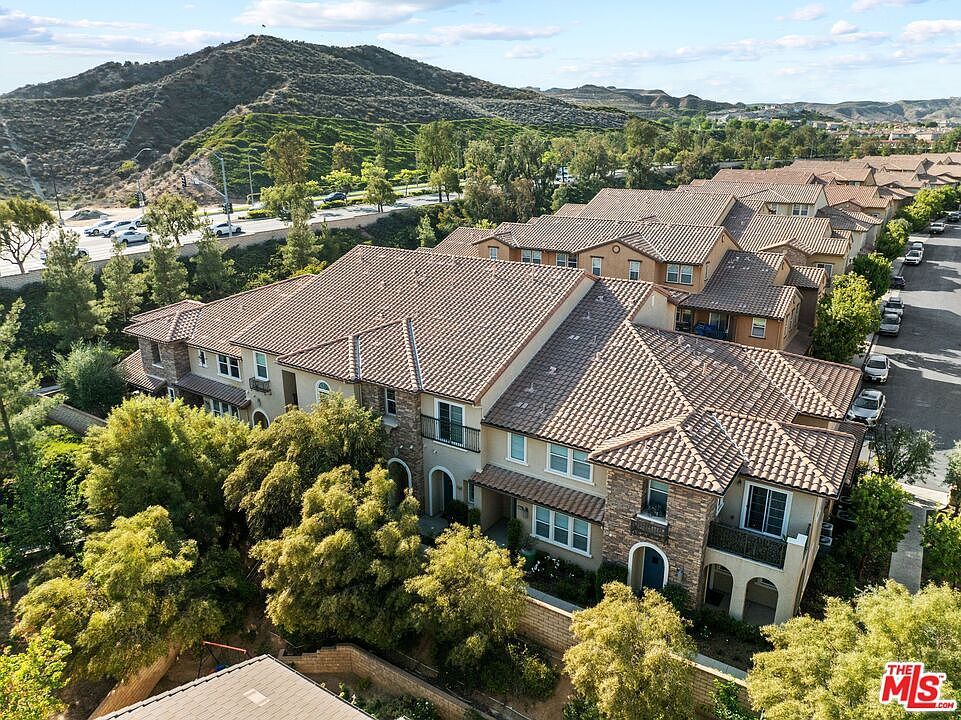 24496 Marzal St Santa Clarita, CA 91354 - Thumbnail 2