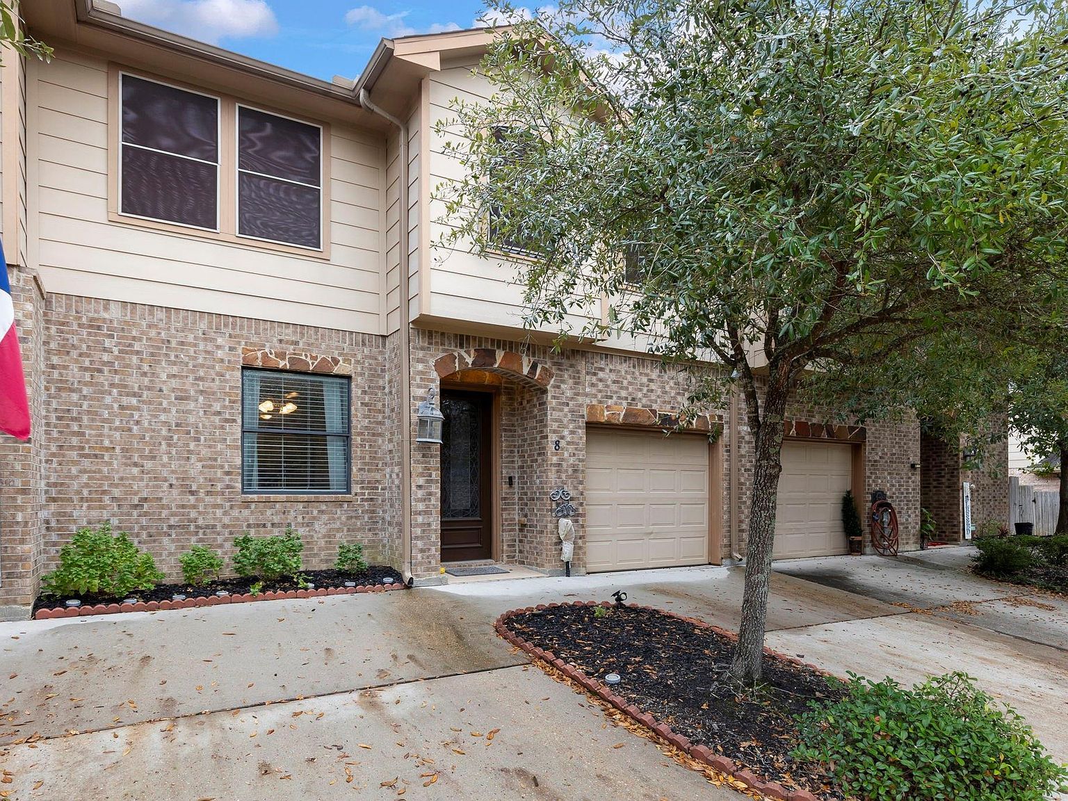 1898 Longmire Rd UNIT 8 Conroe, TX 77304 - Thumbnail 2