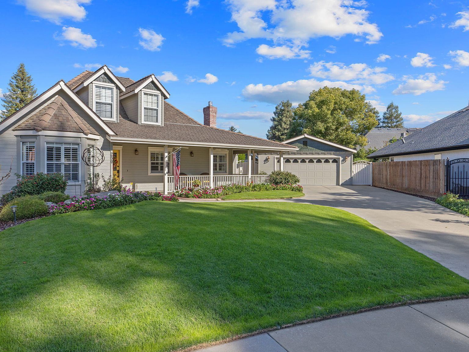 250 E Chestnut Ct Visalia, CA 93277 - Thumbnail 2