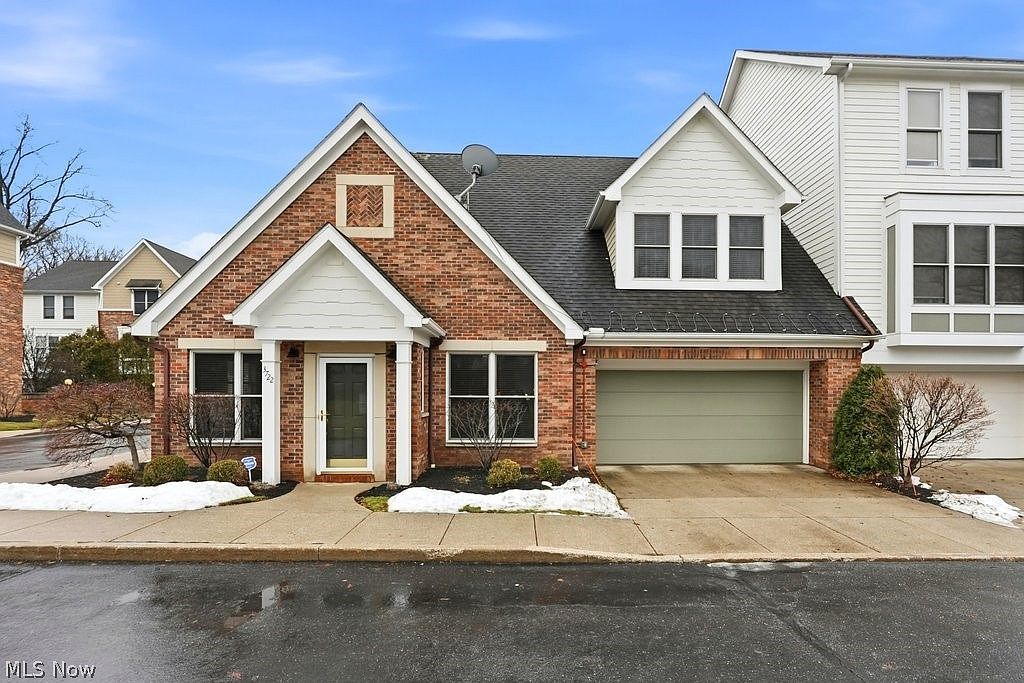 3722 Coral Pl Cleveland Heights, OH 44118 - Thumbnail 2