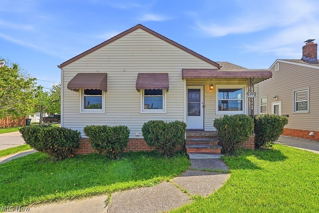 4919 Ridge Rd Brooklyn, OH 44144  | Single Family