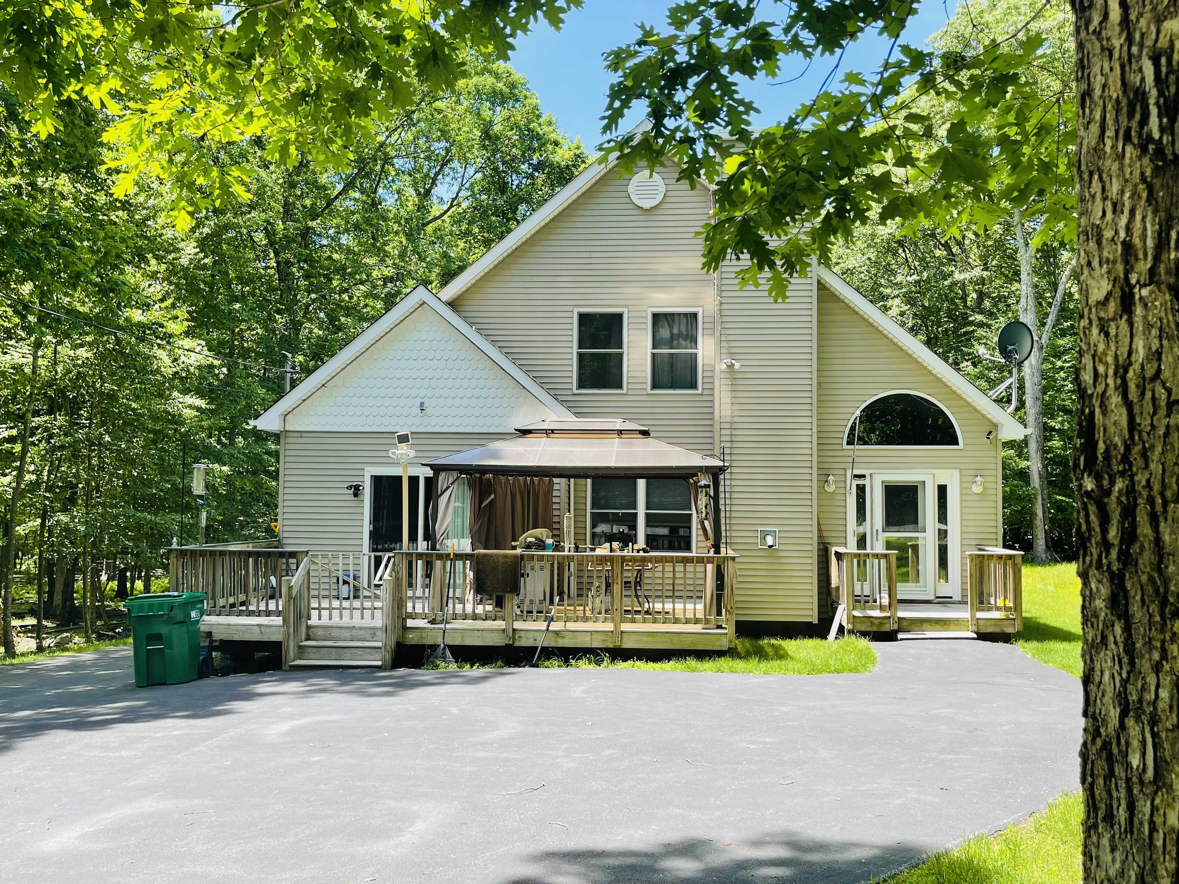 2215 Eagle Path, Bushkill, PA, USA, 18324  | Single Family