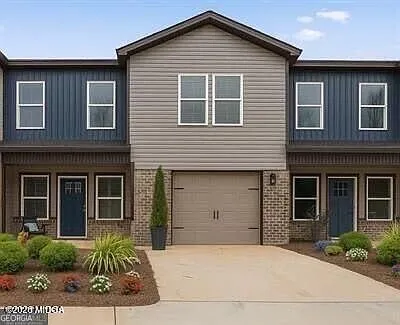302 Beau Claire Cir Byron, GA 31008, 31008