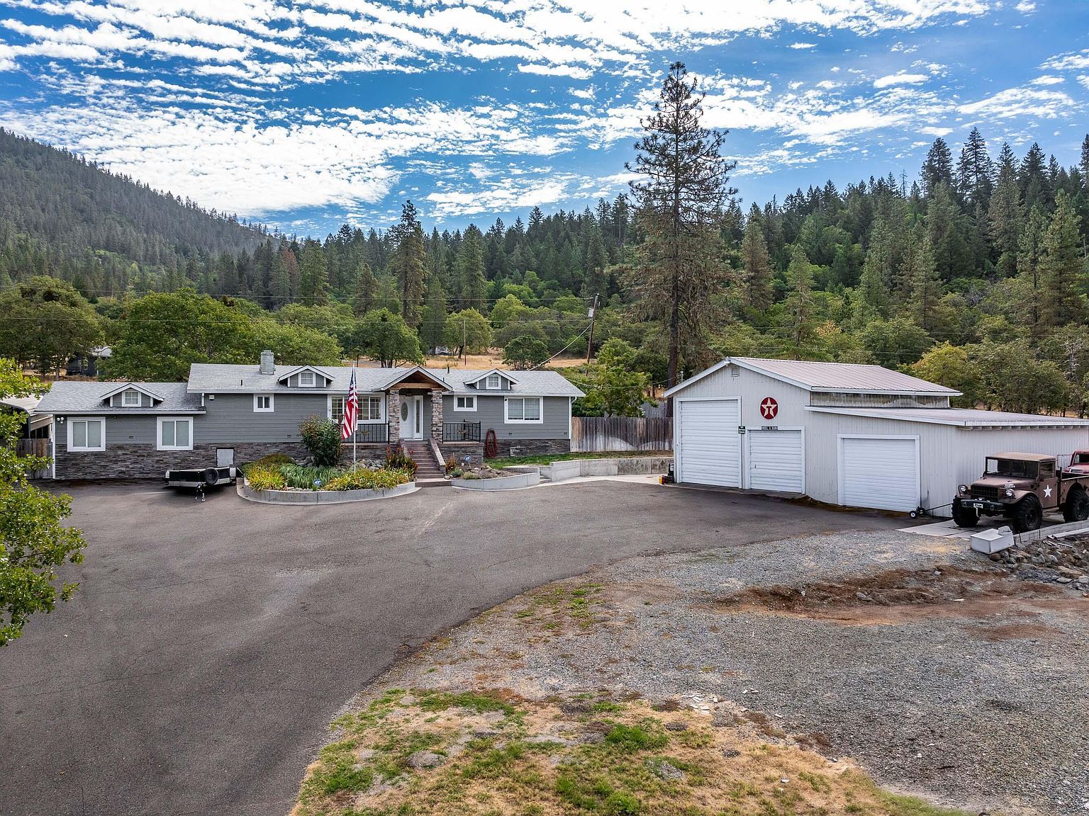 1491 Granite Hill Rd Grants Pass, OR 97526 - Thumbnail 2