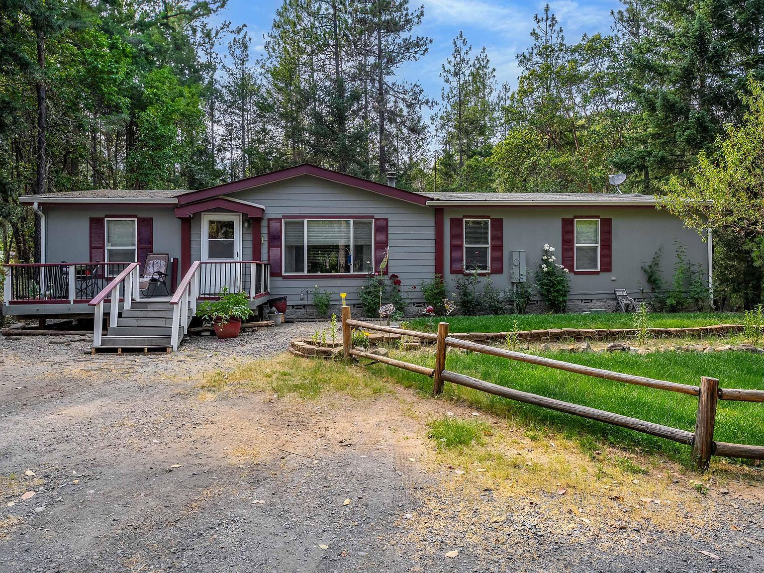 320 Fields Rd Williams, OR 97544 - Thumbnail 2