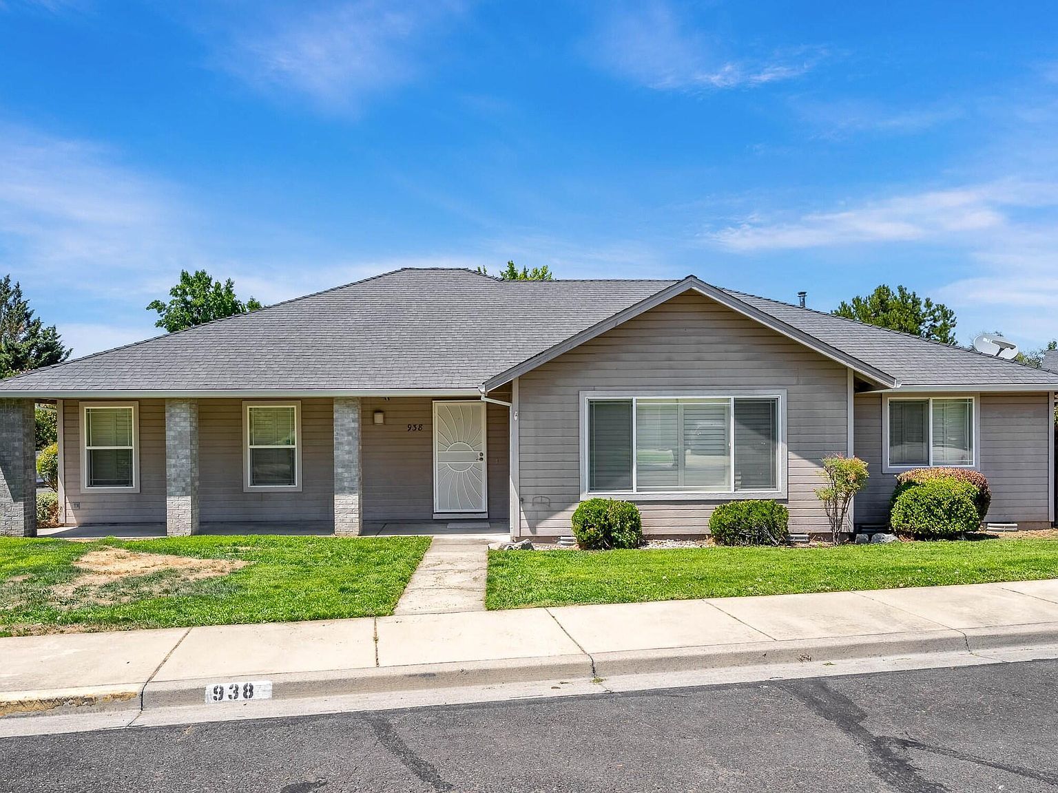 938 SW Princess Cir Grants Pass, OR 97527 - Thumbnail 2