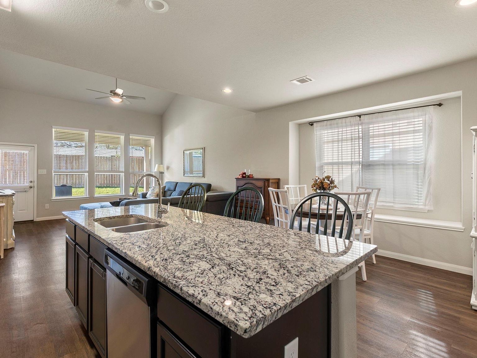 13607 Collier Park Ln Willis, TX 77378 - Thumbnail 2