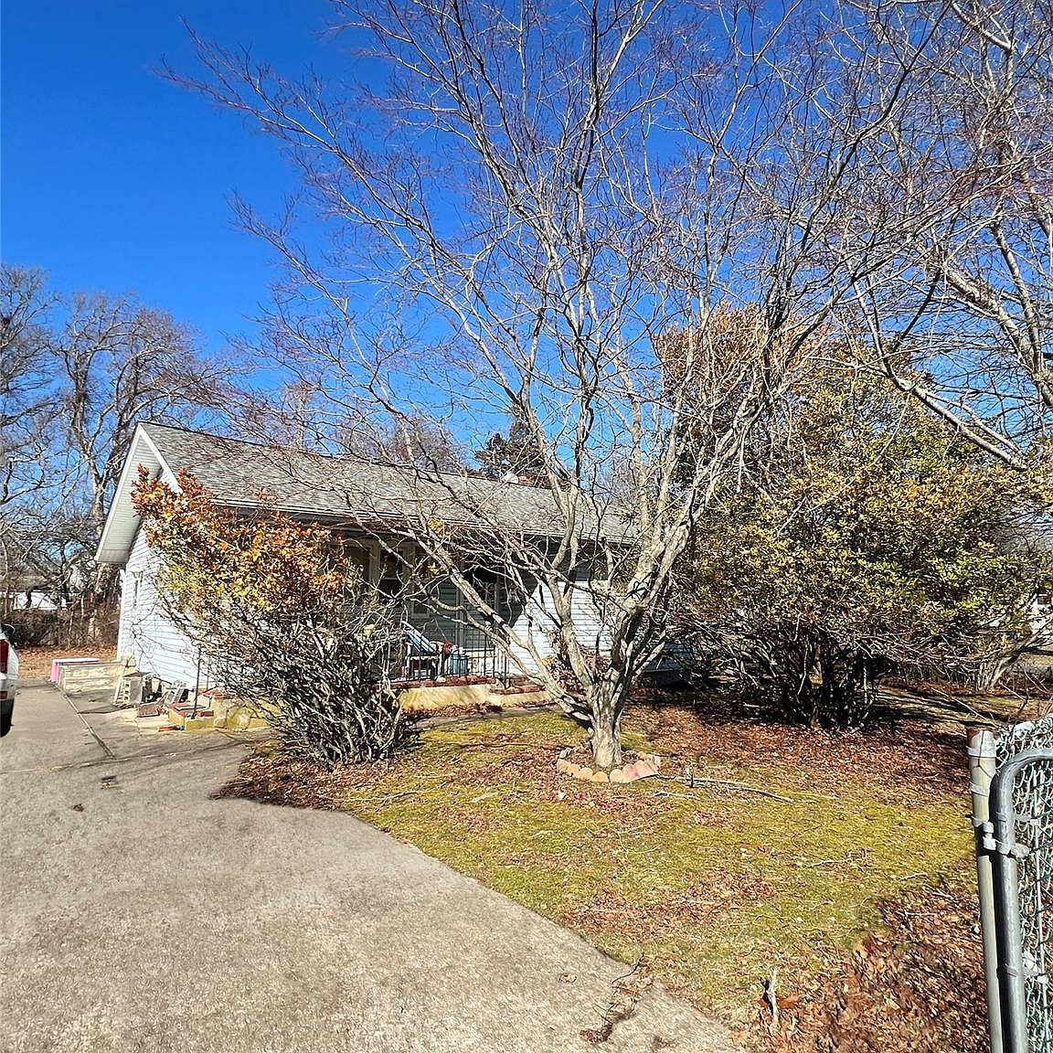 55 Trafalgar Dr Shirley, NY 11967 - Thumbnail 2