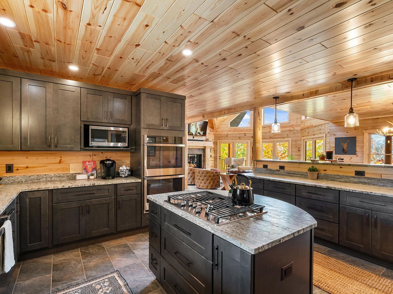 6755 S Pleasantview Rd Harbor Springs, MI 49740 - Thumbnail 2