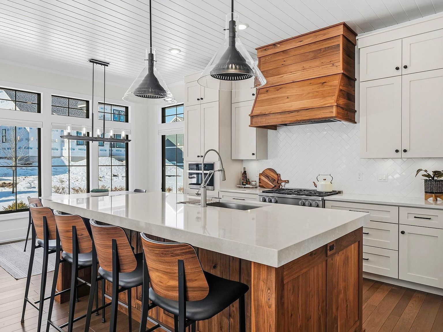 103 Vineyard Ridge Dr Traverse City, MI 49686 - Thumbnail 2