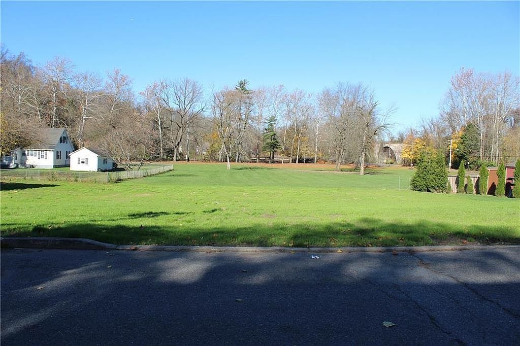 1837 Norwood St Bethlehem, PA 18015 - Thumbnail 2