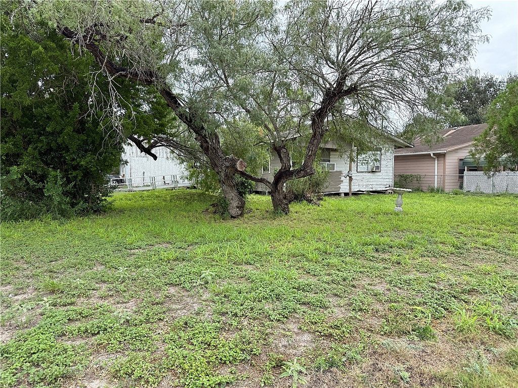 1402 E Kenedy Ave Kingsville, TX 78363 - Thumbnail 2