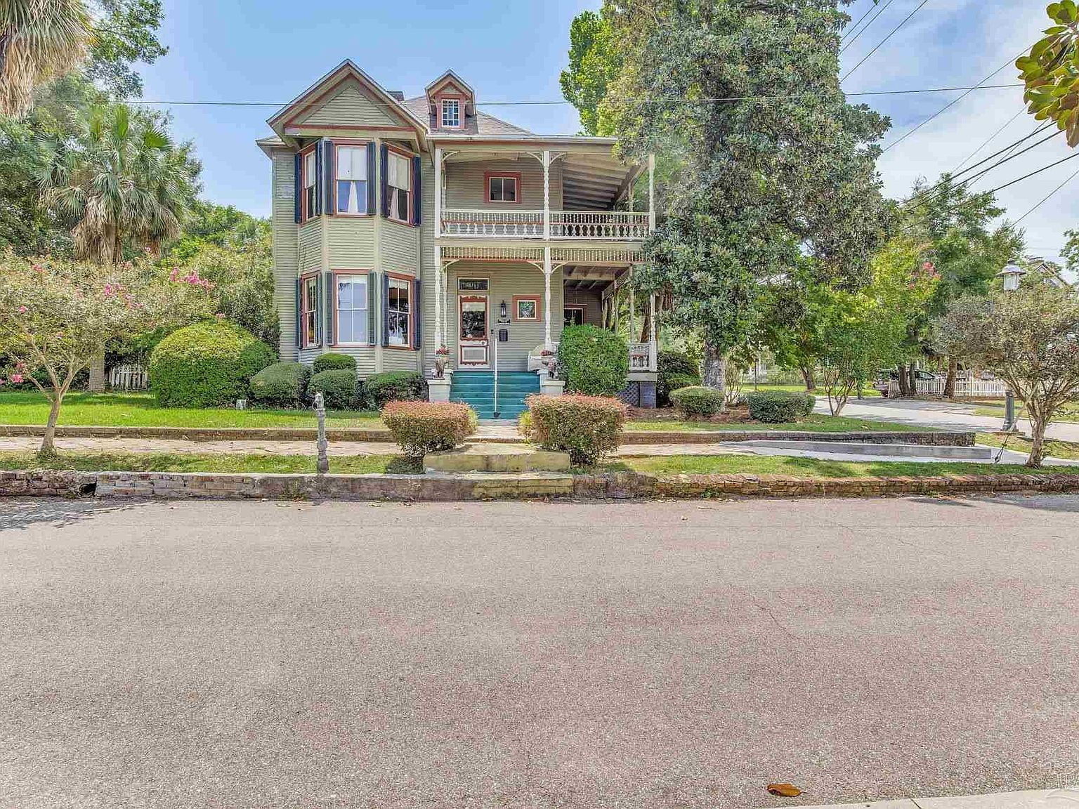 1017 N Palafox St Pensacola, FL 32501, 32501