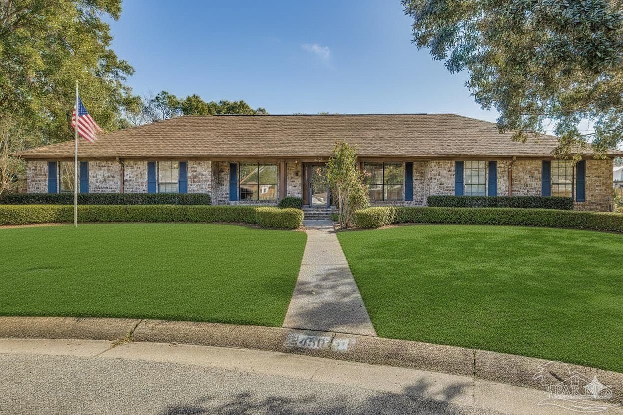 2450 Bluffs Cir Pensacola, FL 32503 - Thumbnail 2