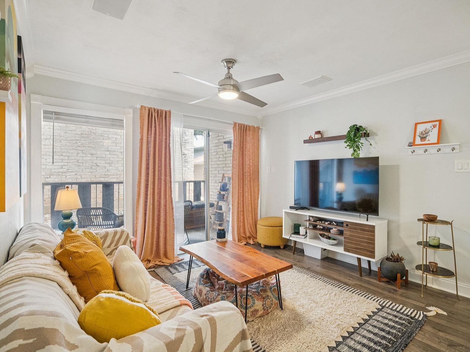 1304 Summit St APT 107 Austin, TX 78741 - Thumbnail 2