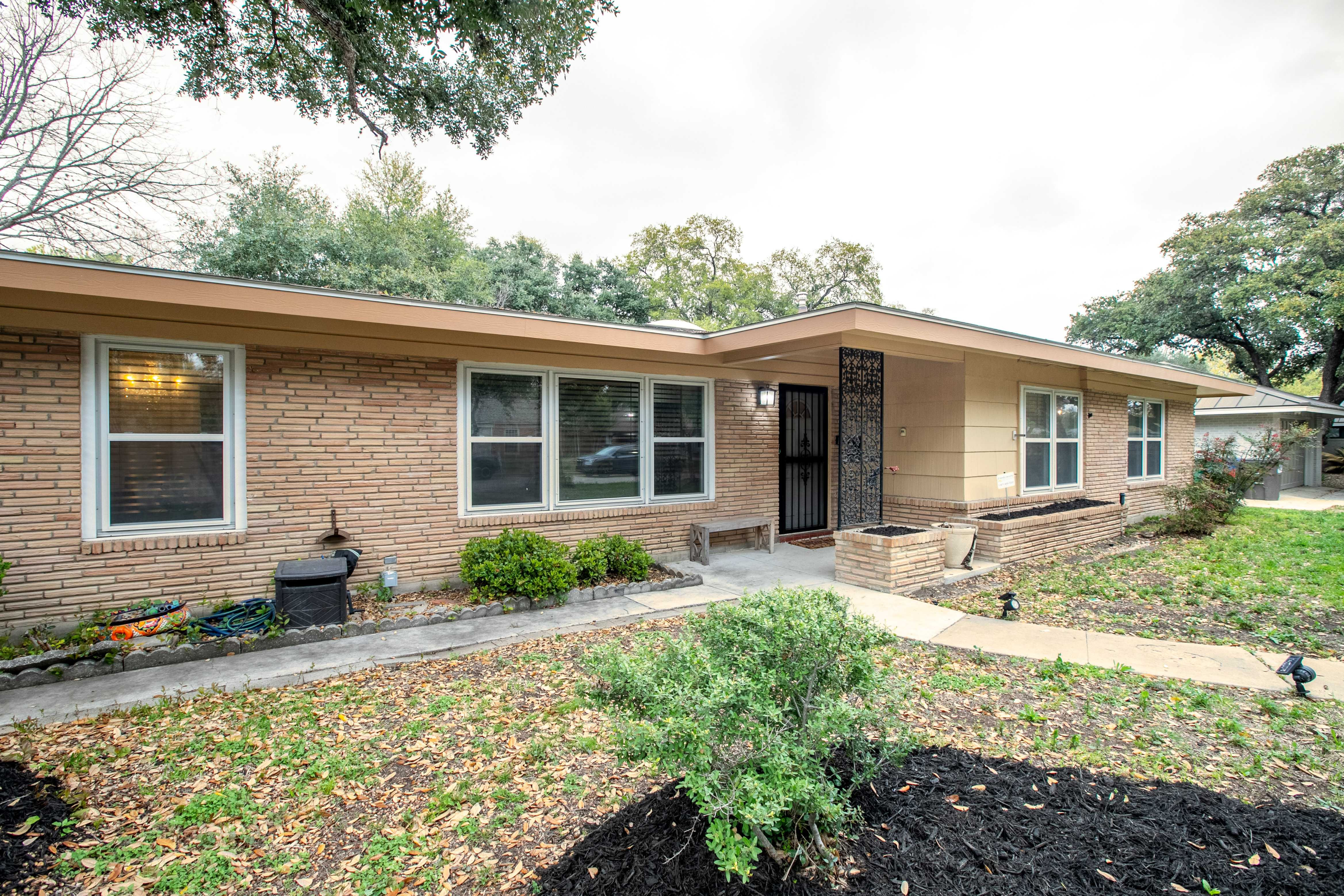 215 Laramie Drive, San Antonio, TX, USA, 78209  | Single Family