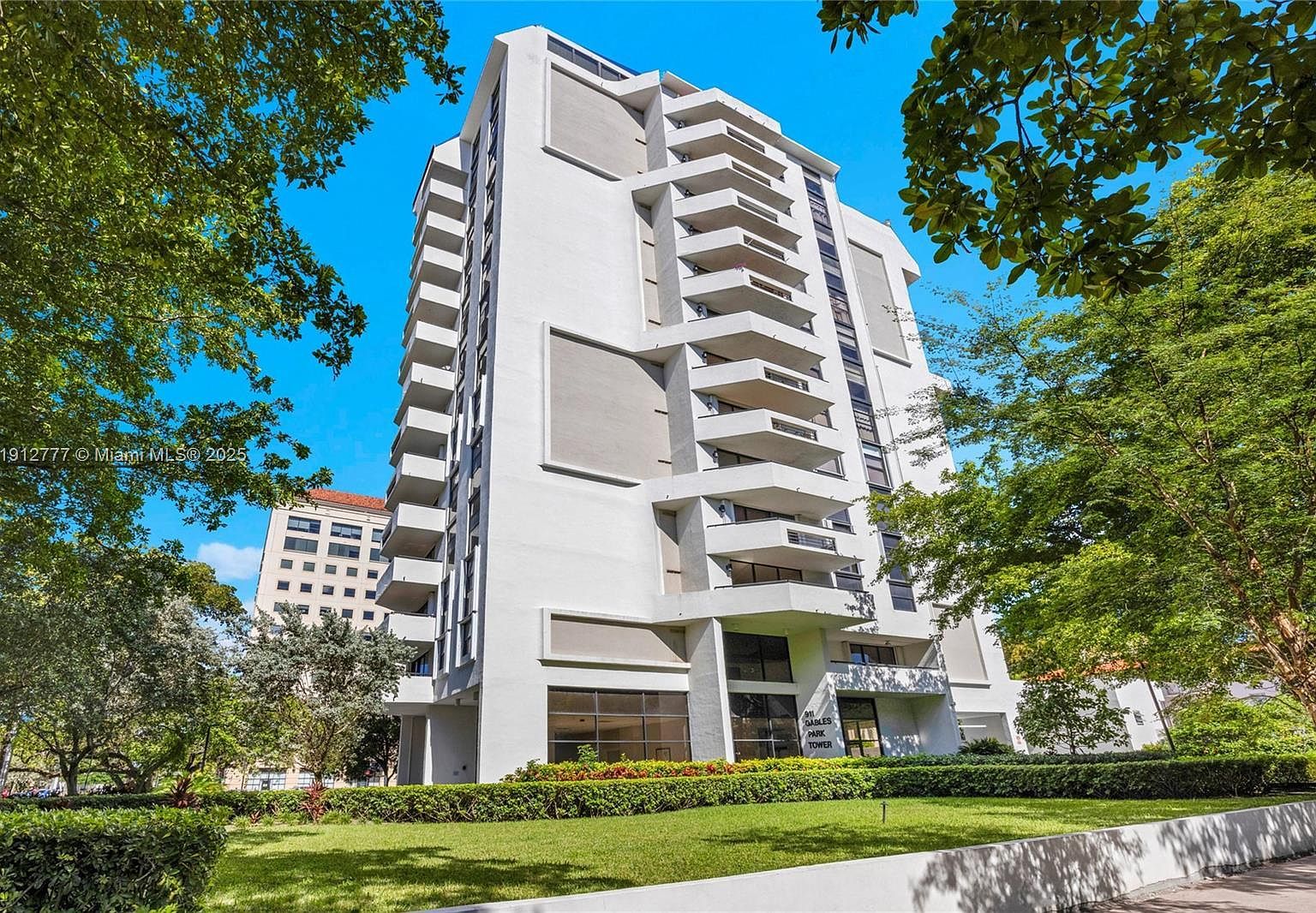 911 E Ponce De Leon Blvd APT 1503 Coral Gables, FL 33134 - Thumbnail 2