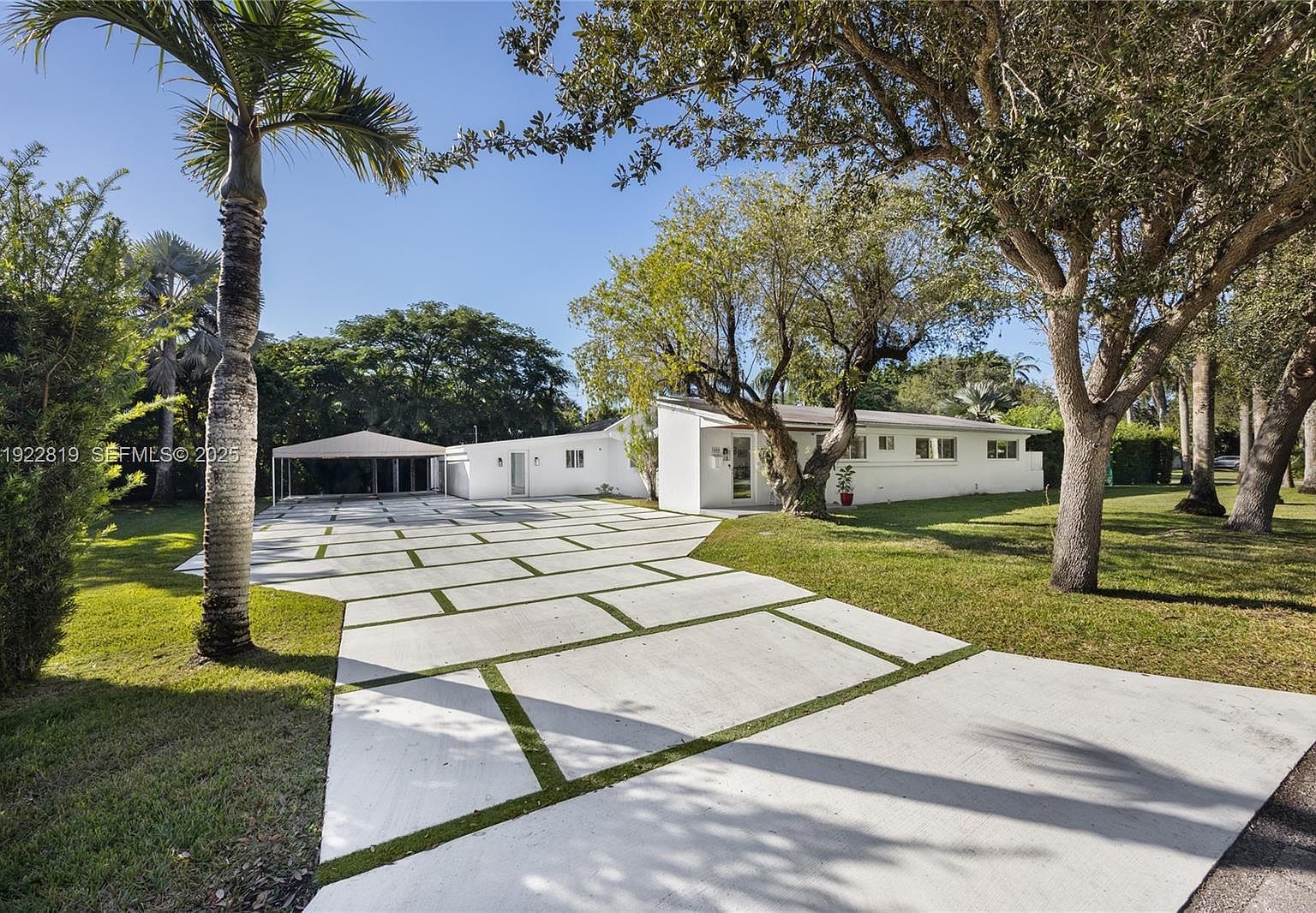 7880 SW 132nd St Pinecrest, FL 33156 - Thumbnail 2