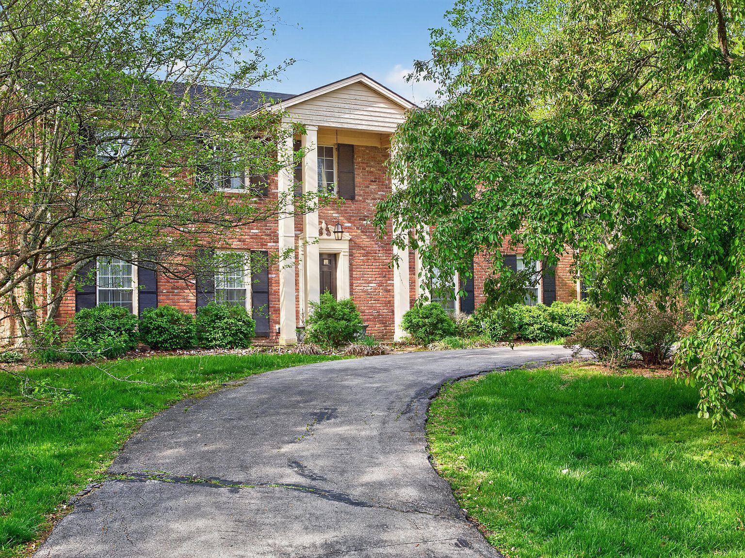 10 Breckenridge Blvd Frankfort, KY 40601  | Single Family