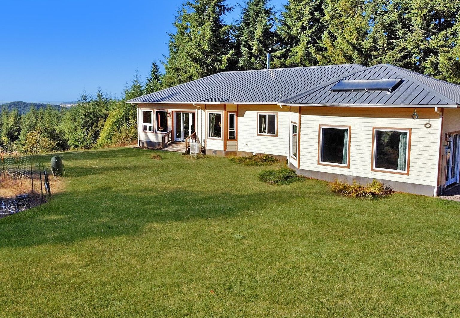 71267 Majestic Shores Rd North Bend, OR 97459 - Thumbnail 2