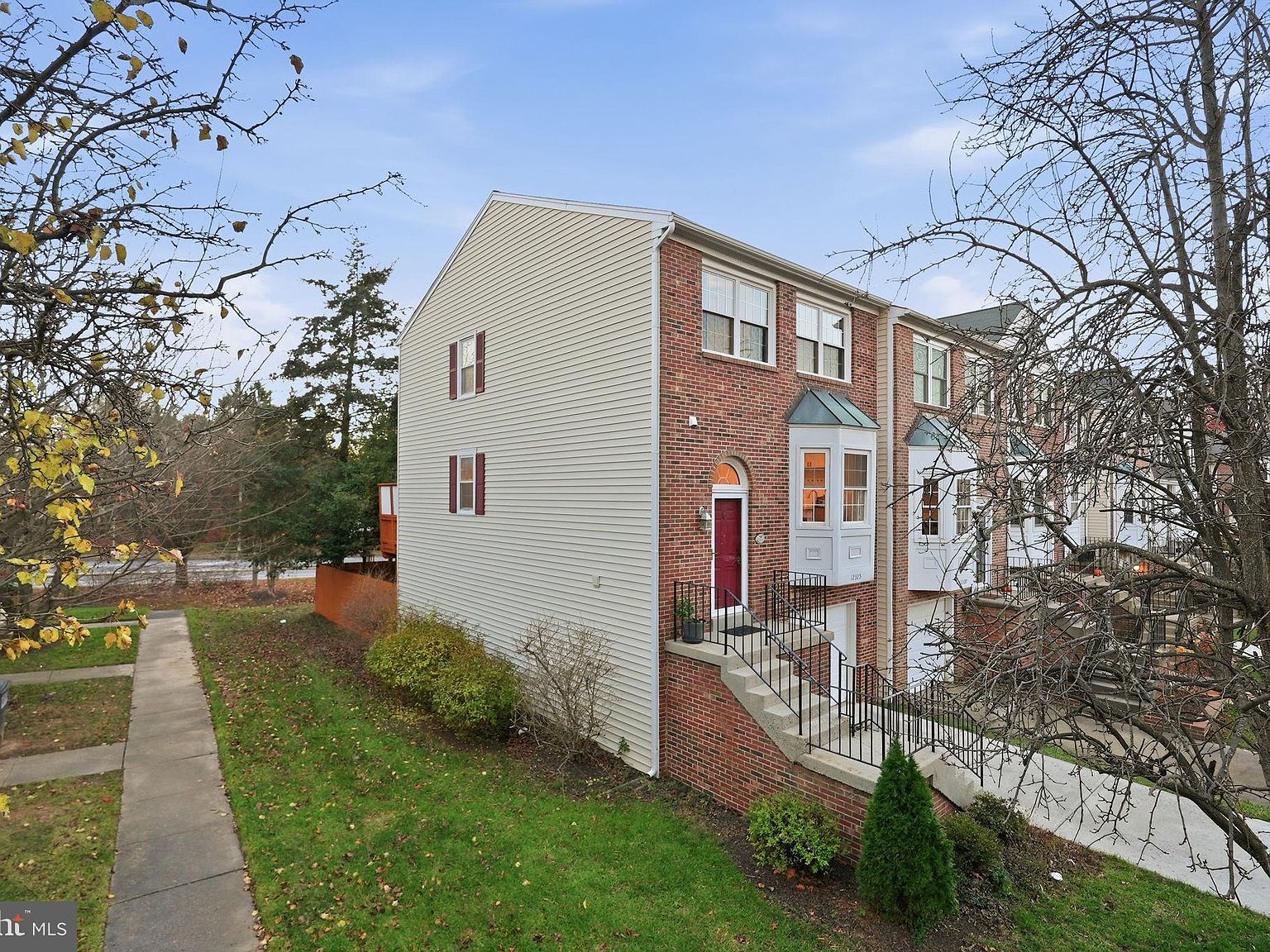 12325 Field Lark Ct Fairfax, VA 22033 - Thumbnail 2