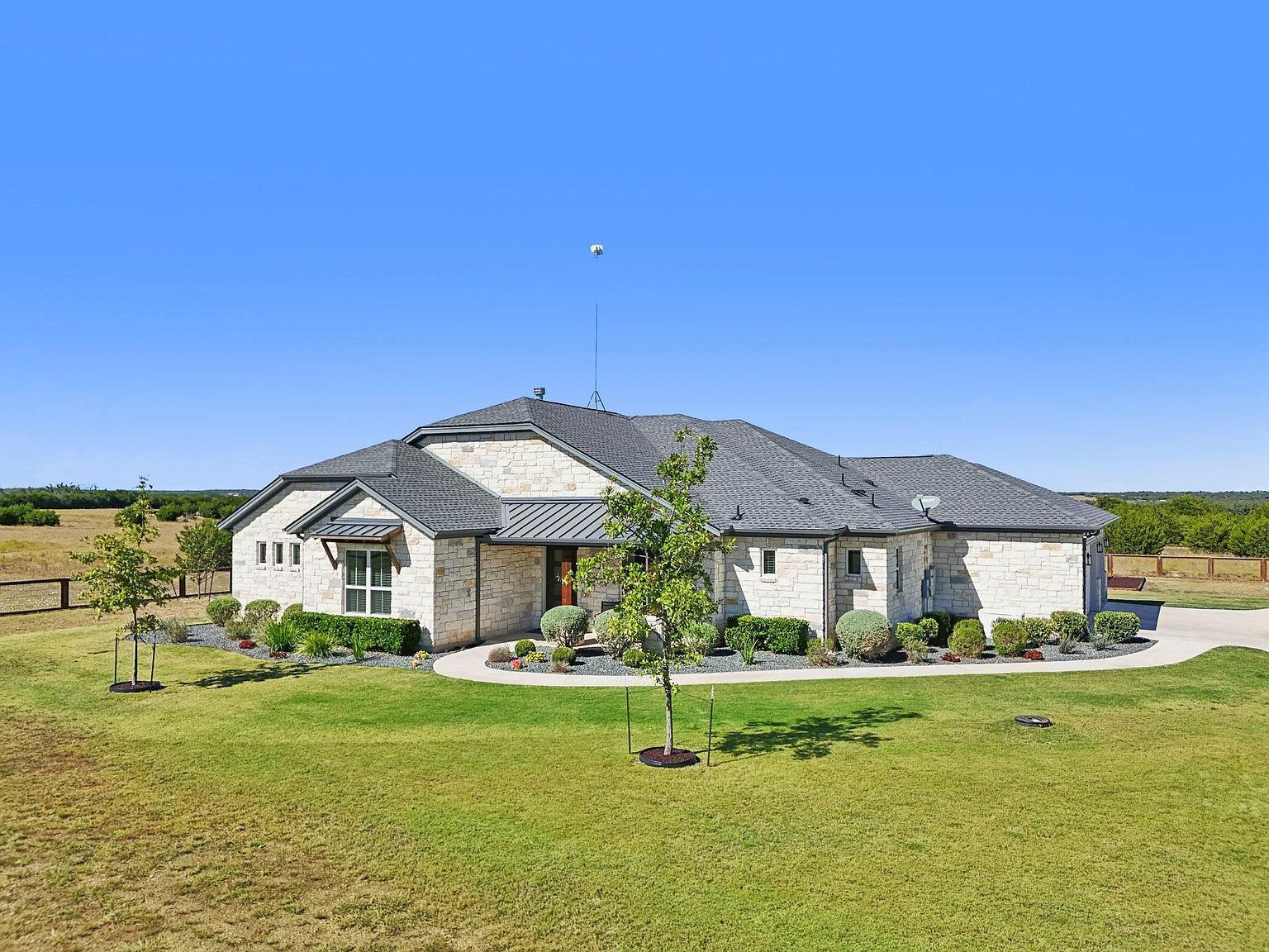 3454 County Road 284 Liberty Hill, TX 78642 - Thumbnail 2