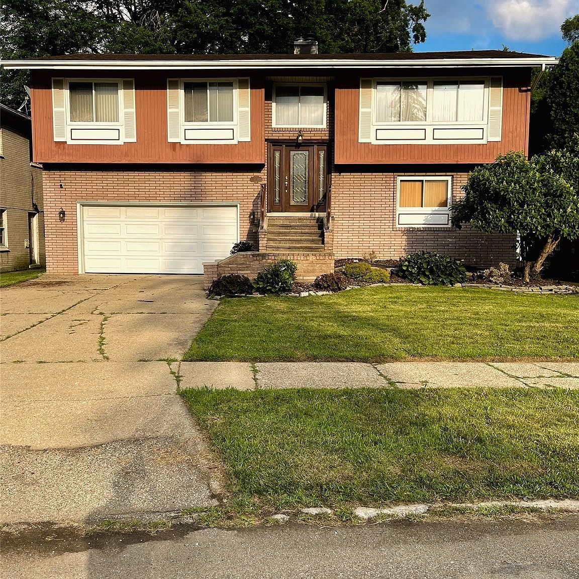 9531 W Outer Dr Detroit, MI 48223 - Thumbnail 2