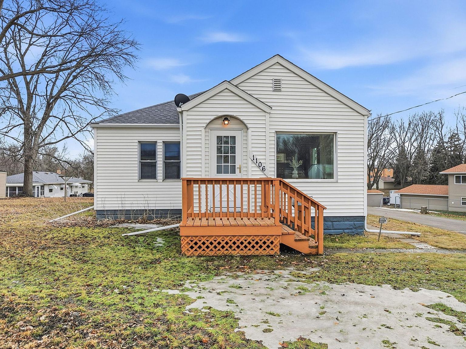 1106 Black Oak Ave Montevideo, MN 56265 - Thumbnail 2