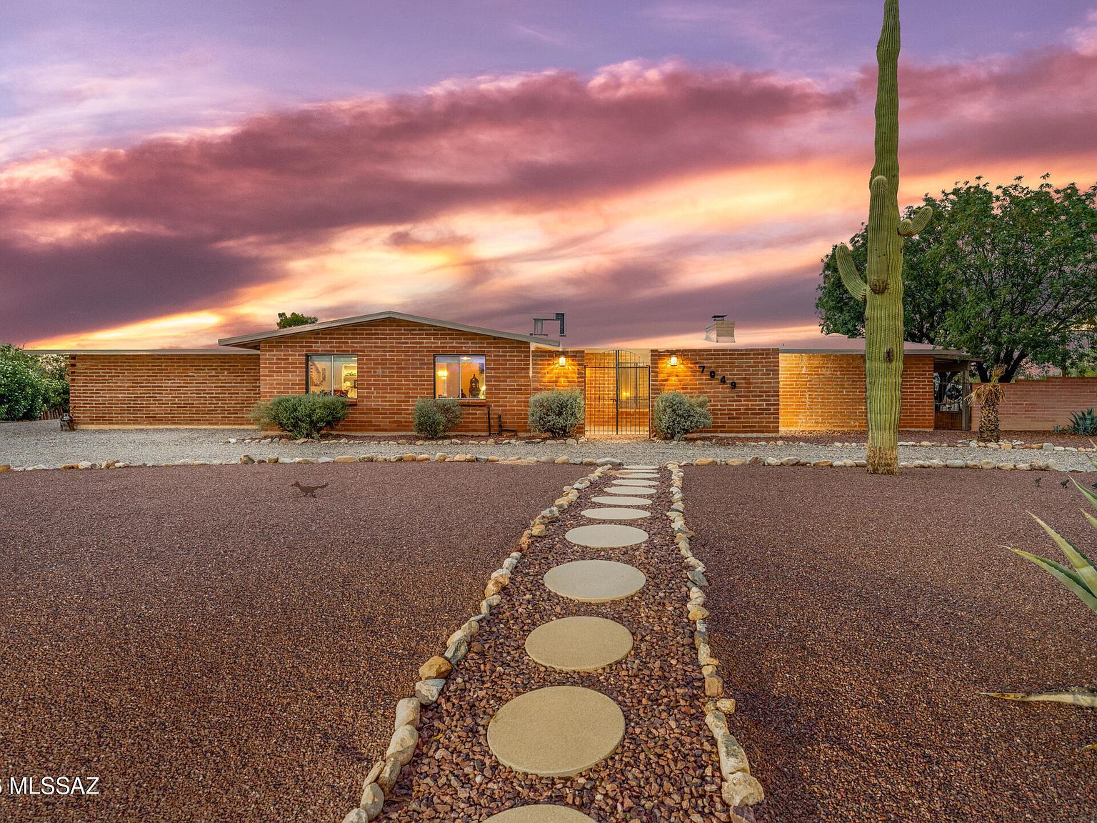 7049 N Magic Ln Tucson, AZ 85704  | Single Family