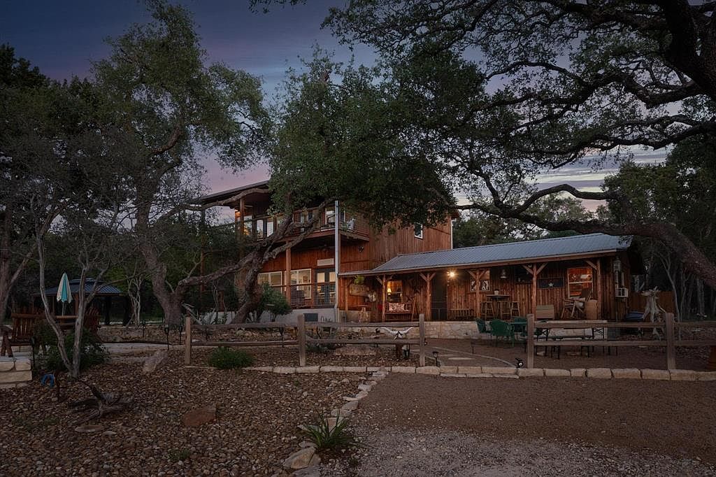 401 Post Oak Rd Wimberley, TX 78676 - Thumbnail 2