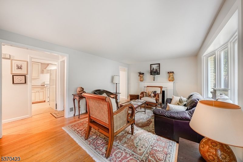 160-162 Springfield Ave Summit, NJ 07901 - Thumbnail 2