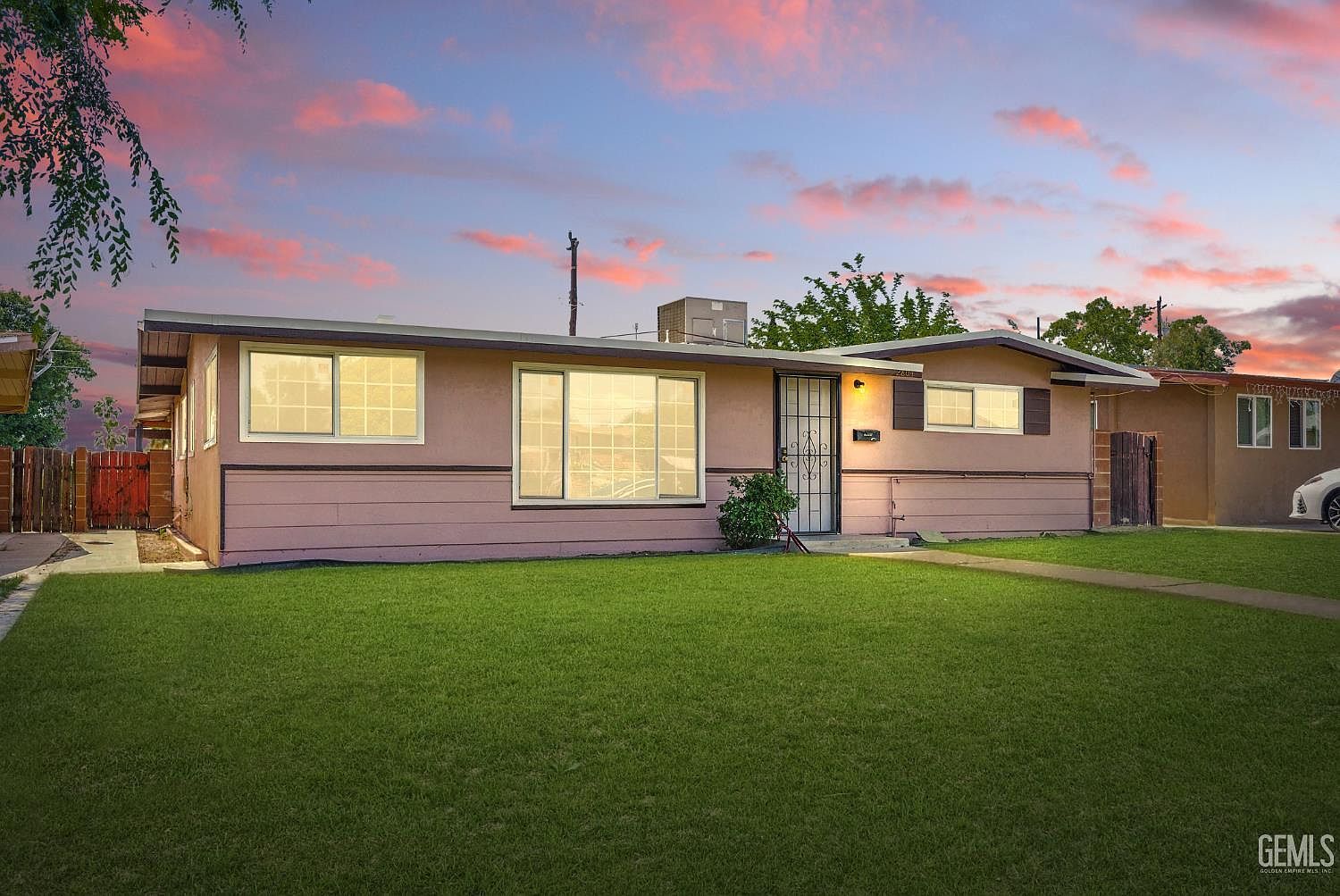 2804 Haley St Bakersfield, CA 93305 - Thumbnail 2