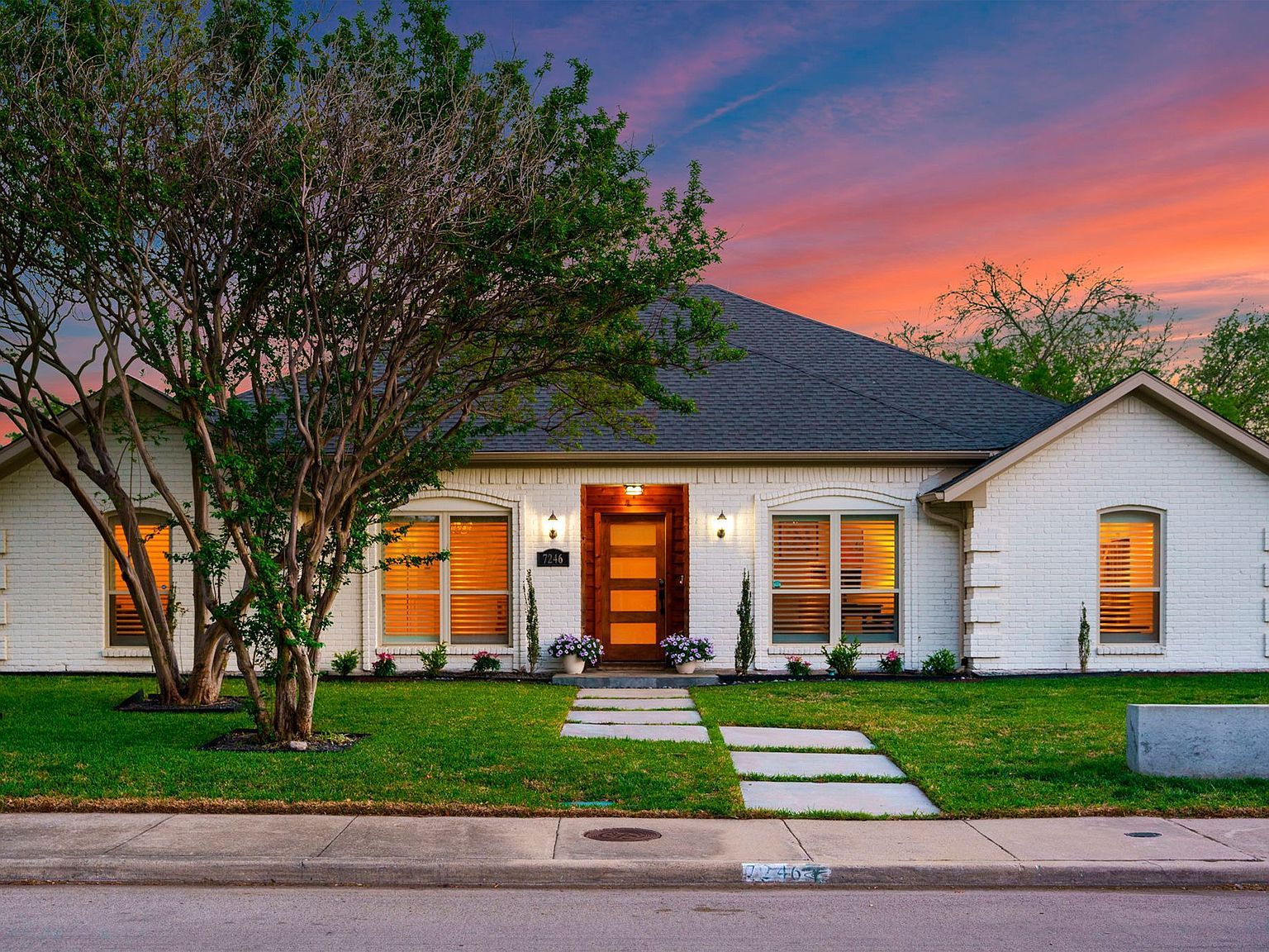 7246 Arbor Oaks Dr Dallas, TX 75248  | Single Family