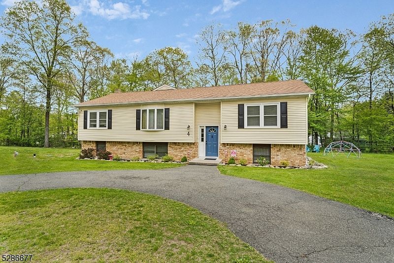 4 Grove St Newton, NJ 07860 - Thumbnail 2